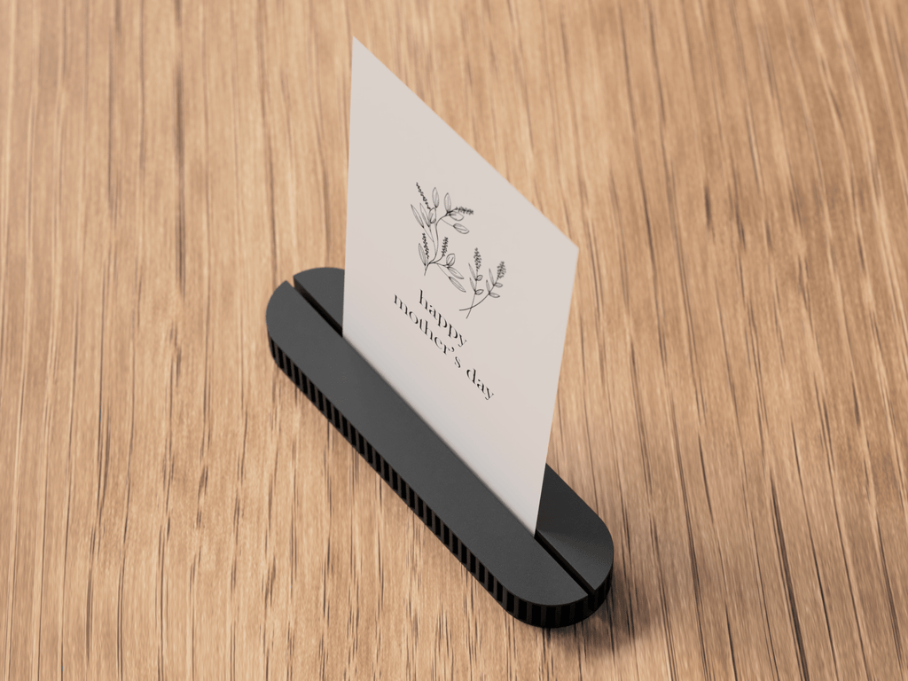 Minimalistisk fotoholder - passer til kort op til 16 cm bred