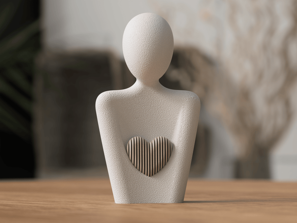 Moderne mors dag gave - hvid statue med hjerteformet udskæring