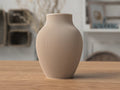 Tayo vase i latte brun mat – 3D-printet designvase med lodrette riller i moderne nordisk stil
